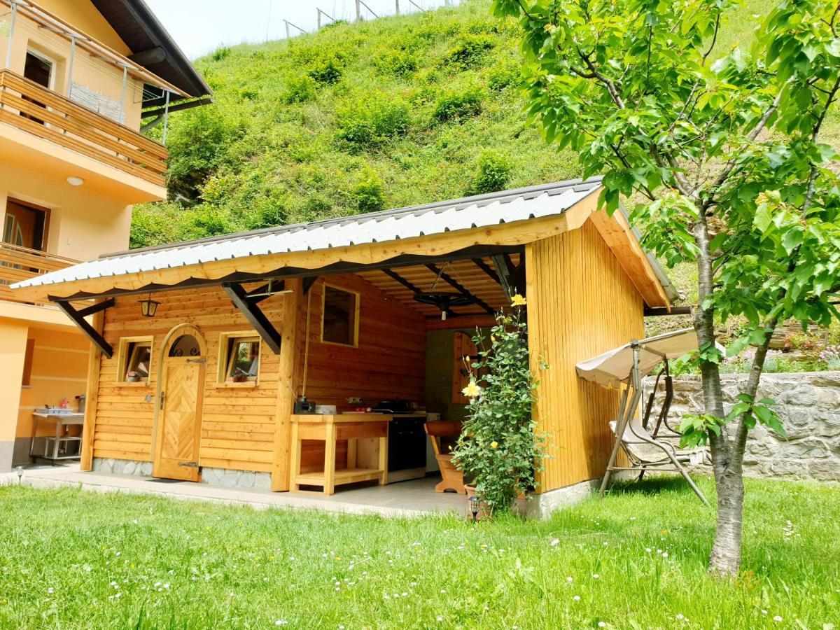 Apartment And Garden House Among The Mountains Podbrdo Dış mekan fotoğraf