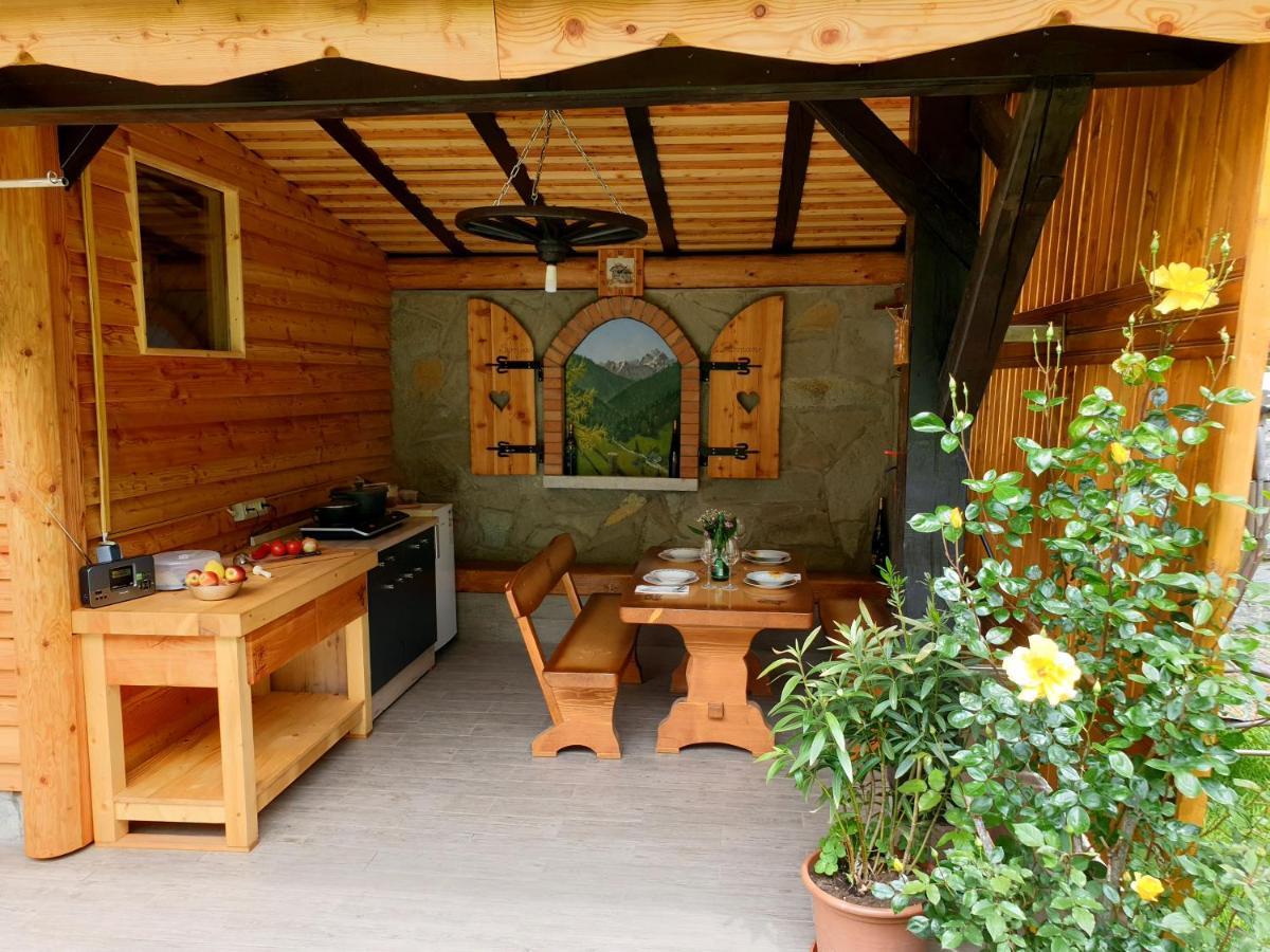 Apartment And Garden House Among The Mountains Podbrdo Dış mekan fotoğraf